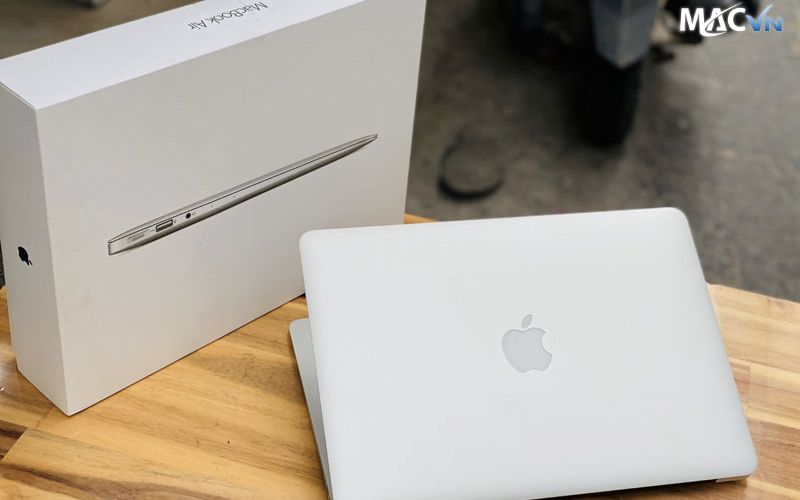 Mua MacBook cũ được gì?