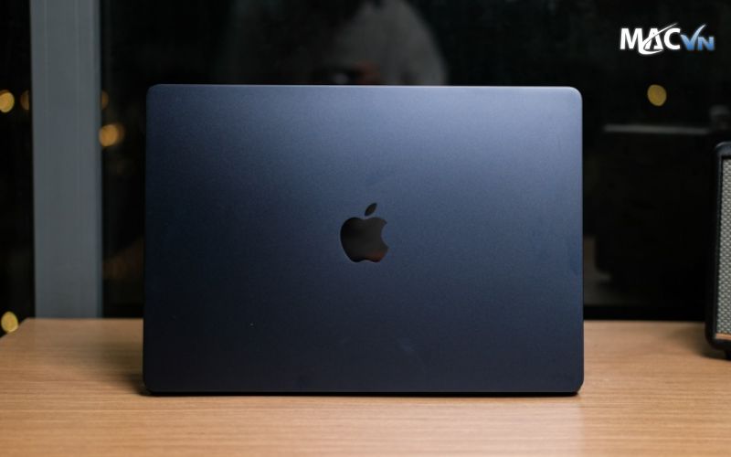 macbook air m2 mau midnight MacBook Air M2 Màu Nào Hợp Với Mệnh Và Nhu Cầu Của Mình ? Macbook Air M2 màu Midnight