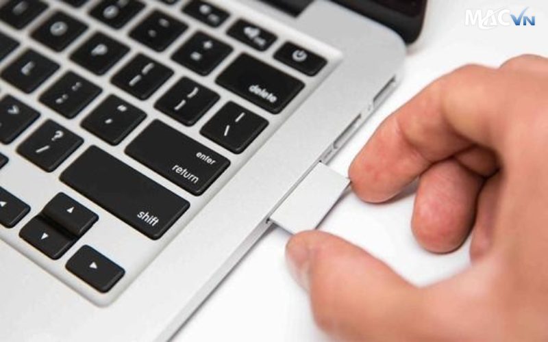 Cách chia sẻ dữ liệu trên MacBook sang MacBook cũ qua Thẻ nhớ hay Ổ cứng Ngoài