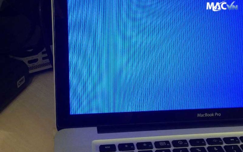 man hinh macbook xuat hien mau xanh va bi treo Cách Khắc Phục Lỗi Phần Cứng Macbook Thường Gặp Màn hình MacBook xuất hiện màu xanh và bị treo