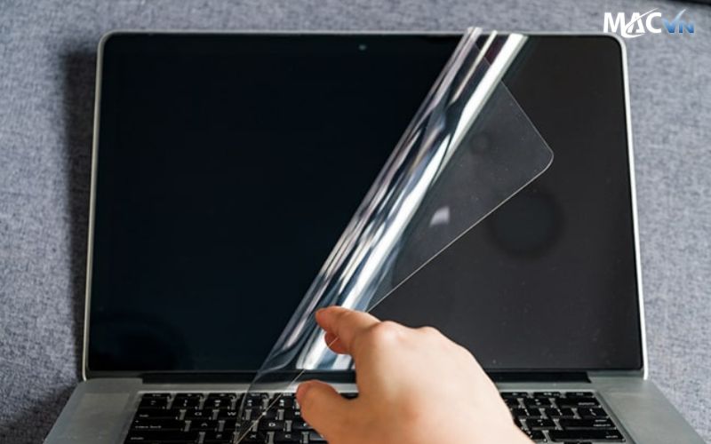 cach dan man hinh macbook don gian tai nha Liệu Rằng Có Nên Dán Màn Hình Macbook Không? Ưu Điểm Của Việc Dán Màn Macbook Cách dán màn hình Macbook đơn giản tại nhà