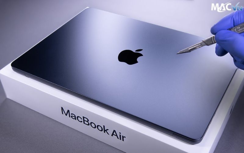 MacBook Air M2 Midnight