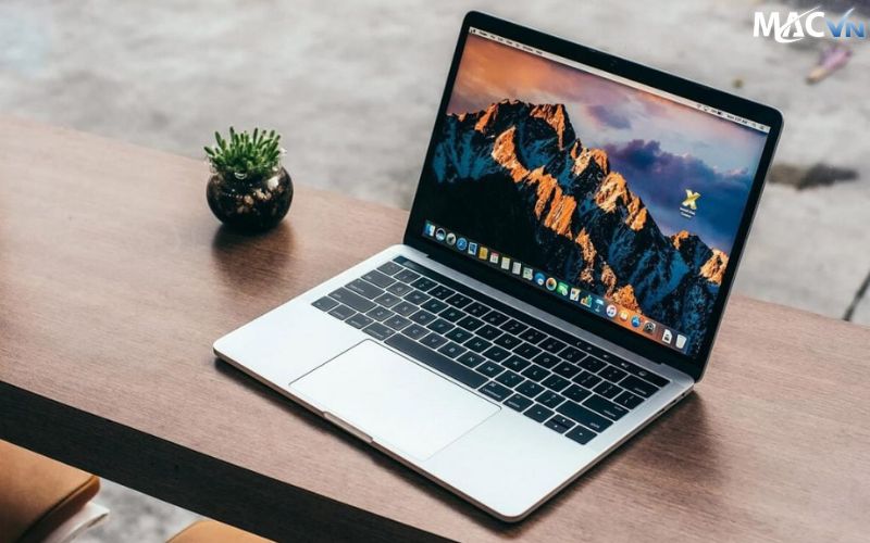 MacBook Pro 2017 cũ