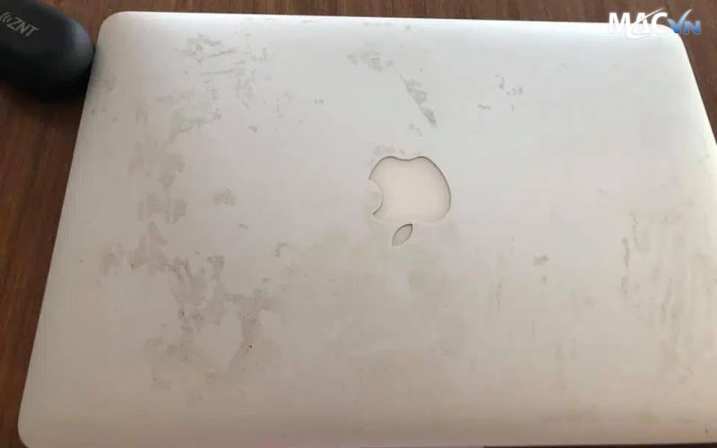 tac hai khi lua chon decal dan macbook kem chat luong Những Lợi Ích Khi Dán Màn Hình MacBook Mà Bạn Nên Biết Tác hại khi lựa chọn decal dán Macbook kém chất lượng