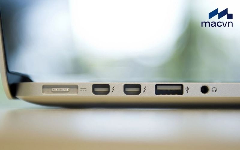 Test các cổng kết nối và sạc
