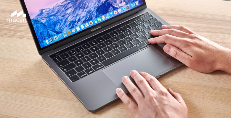 macbook pro m1 13 inch 2020 2 Macbook Pro M1 13 inch 2020 - USED Bàn phím Magic Keyboard - Gõ sướng tay, bền bỉ theo thời gian