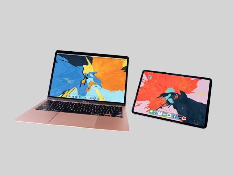 Nên mua iPad hay Macbook để học tập và làm việc phụ thuộc vào rất nhiều yếu tố Nên mua iPad hay Macbook để học tập và làm việc phụ thuộc vào rất nhiều yếu tố