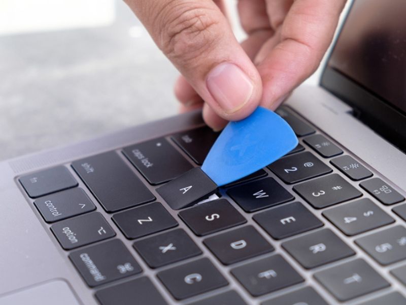 Nên lựa chọn đơn vị chuyên thay bàn phím Macbook, có chính sách bảo hành rõ ràng Nên lựa chọn đơn vị chuyên thay bàn phím Macbook, có chính sách bảo hành rõ ràng