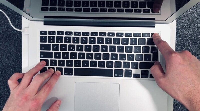 Reset lại NVRAM và SMC cũng là cách khắc phục bàn phím Macbook không gõ được Reset lại NVRAM và SMC cũng là cách khắc phục bàn phím Macbook không gõ được