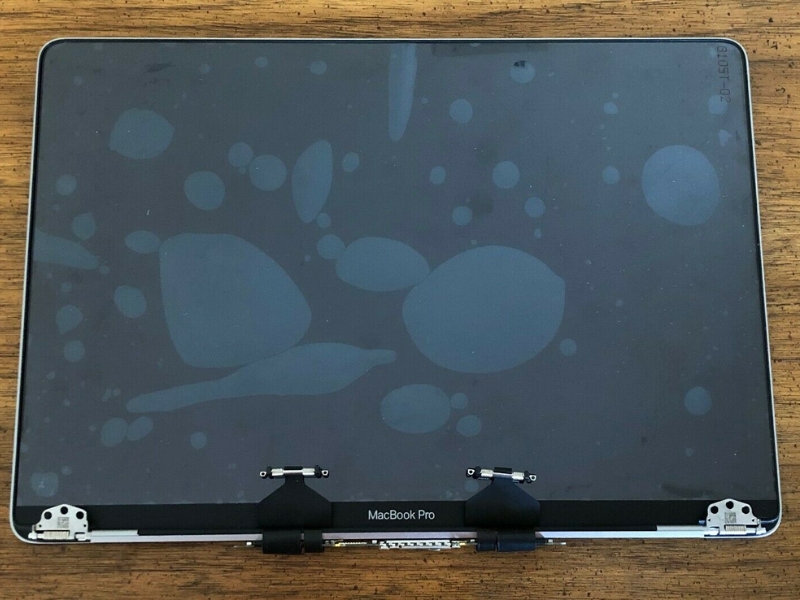 Chi phí thay màn hình Macbook chính hãng tại MACVN luôn hợp lý và cạnh tranh