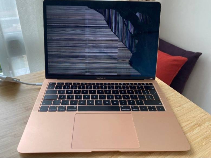 Những dấu hiệu hư hỏng màn hình trên Macbook cần được sửa chữa kịp thời