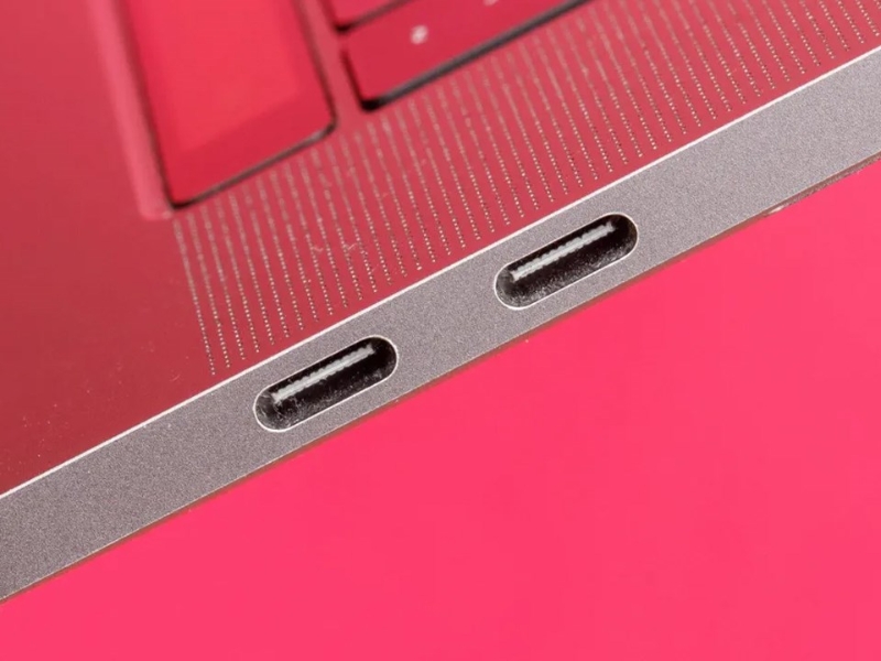 Hiệu năng mạnh mẽ với Thunderbolt 4