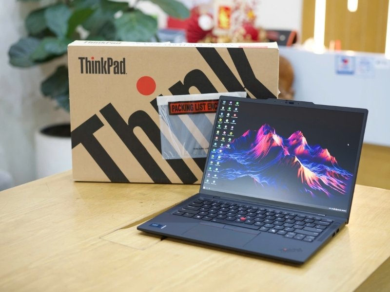 Màn hình OLED 120Hz siêu mượt mà trên Thinkpad T14 gen 5 - 2024