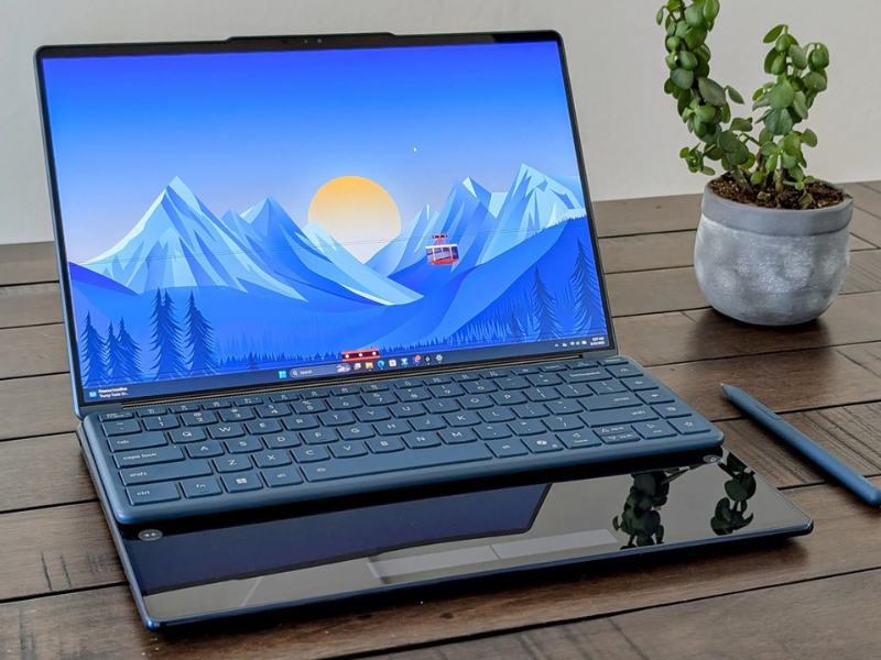 Lenovo Yoga Book 9 nổi bật với thiết kế 2 màn hình kép đa năng Lenovo Yoga Book 9 nổi bật với thiết kế 2 màn hình kép đa năng