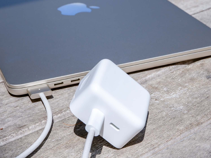 Macbook nóng bất thường khi sạc là một trong các dấu hiệu nên thay pin Macbook nóng bất thường khi sạc là một trong các dấu hiệu nên thay pin