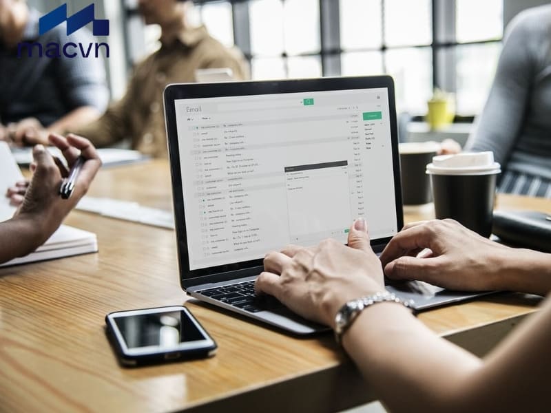 Dân văn phòng cần cân nhắc nhu cầu công việc, phần mềm trước khi mua MacBook Dân văn phòng cần cân nhắc nhu cầu công việc, phần mềm trước khi mua MacBook