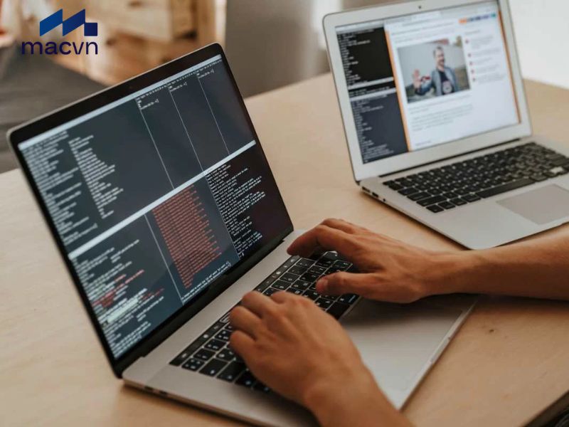 Lập trình web và chạy AI local hợp với MacBook